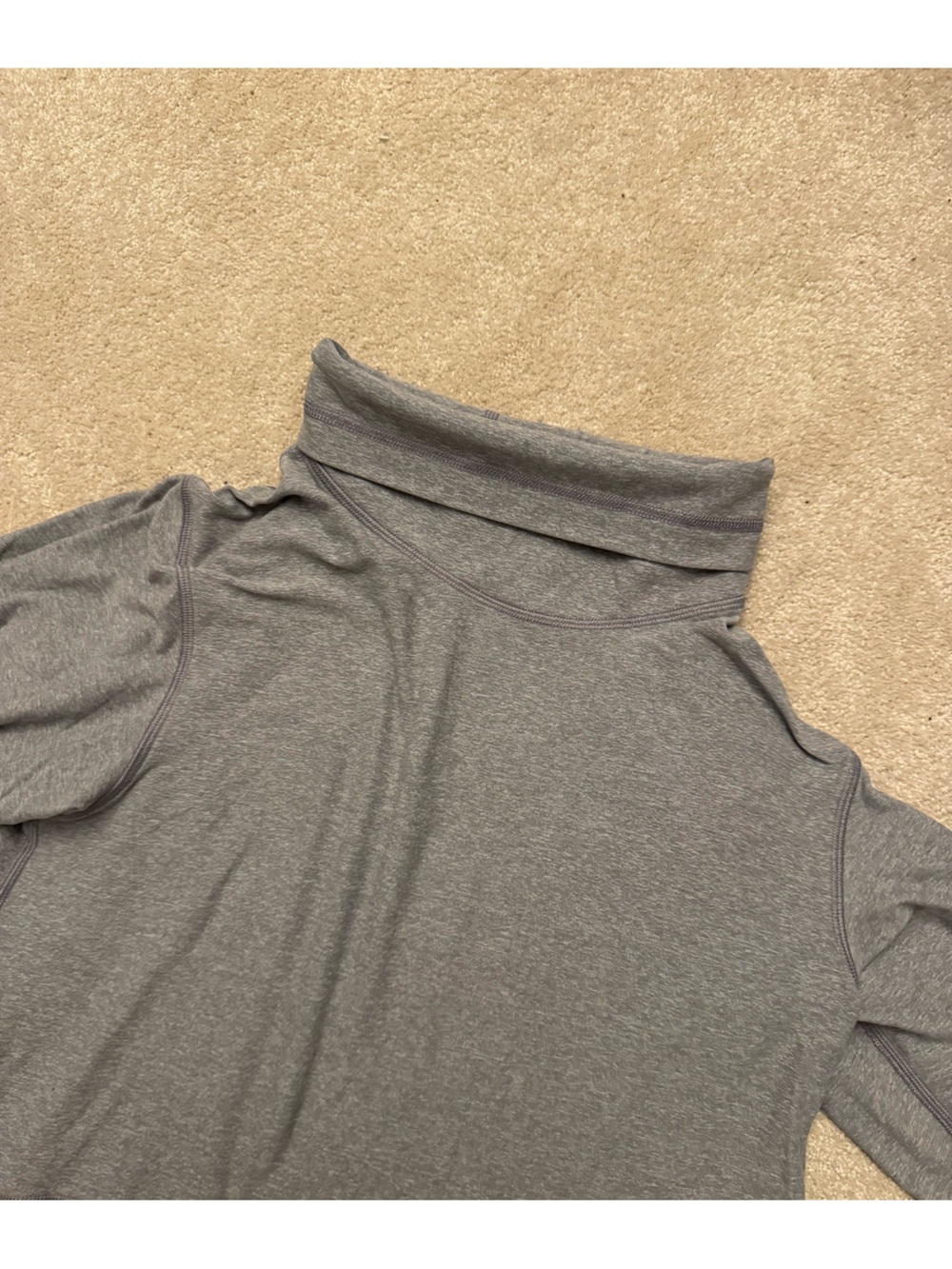 lululemon athletica Men's Grey Long-Sleeve Turtleneck Top
